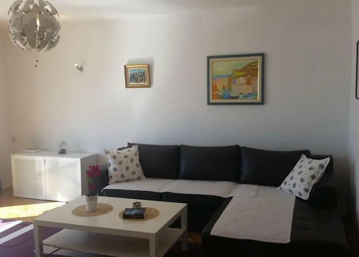 Beachfront شقة زاووستروج