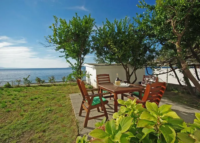 Beachfront شقة