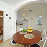 דירה Beachfront זאוסטרוג