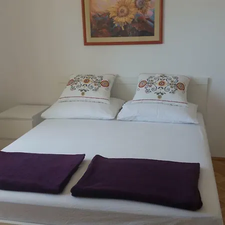 Apartment Beachfront Zaostrog