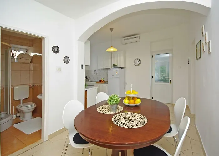 아파트 Beachfront 자오스트로그